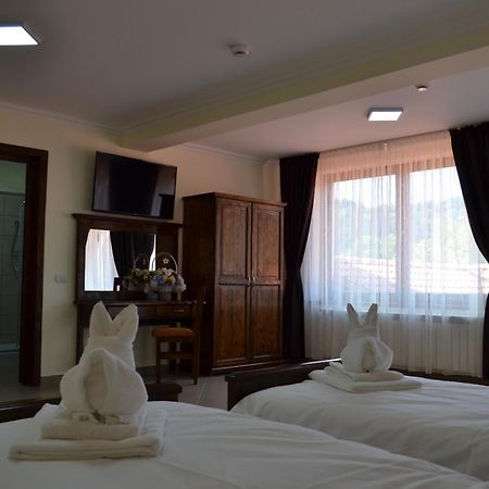 Rabbit Bran Hotel Moieciu de Jos Bagian luar foto
