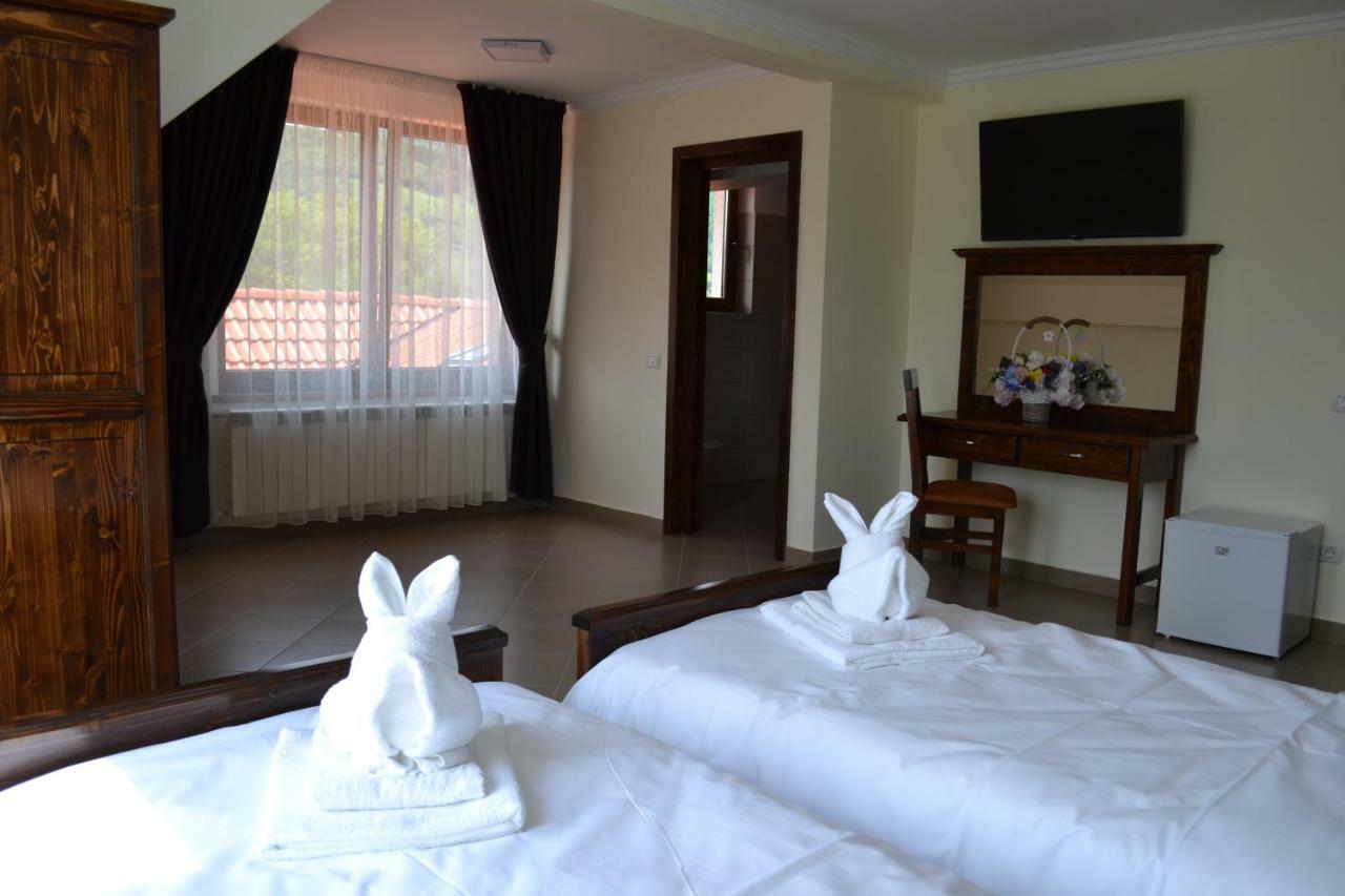 Rabbit Bran Hotel Moieciu de Jos Bagian luar foto